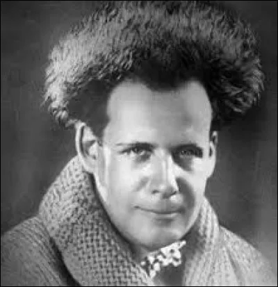 Février 1948 : Sergueï Eisenstein a réalisé une uvre majeure : ''Le Cuirassé Potemkine'' . Qui a fait une chanson sur les événements que raconte ce film ?