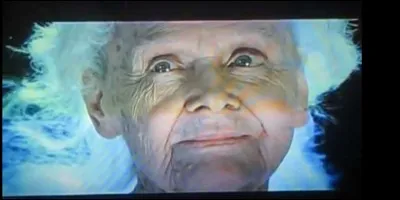 Qui joue Rose quand elle est vieille ?