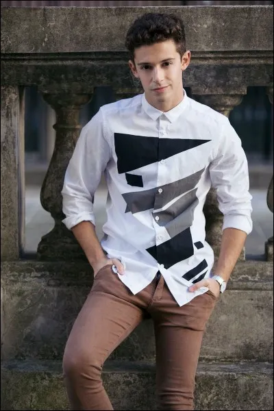 Comment s'appelle cette personne dans la série ?