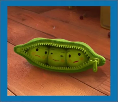 Quels sont les trois premières lettres de chacun de ces petits pois, présent dans "Toy Story III" ?