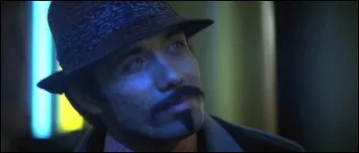 Avant de tenir l'un des rôles principaux de "Battlestar Galactica", il s'essayait déjà au genre SF dans le rôle de Gaff.
C'est l'acteur :