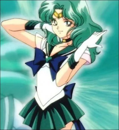 Quand elle apparat pour la toute premire fois, est-ce sous son apparence civile ou en tant que Sailor Neptune ?