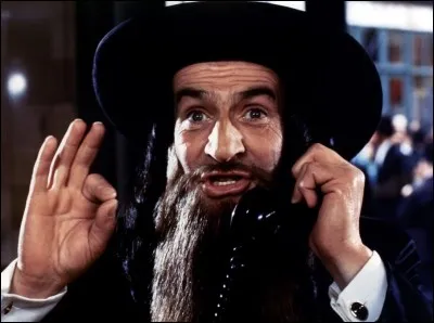 Il incarnait Victor Pivert dans "Les Aventures de Rabbi Jacob". Vrai ou faux ?