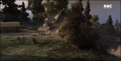 En fin d'après-midi de la deuxième journée de bataille, 4 chars alliés se positionnent au cimetière de Dompaire. Que font les Allemands ?