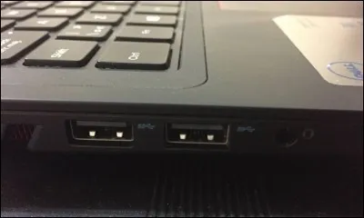 Que pouvez-vous brancher sur la prise apparaissant à l'image ?