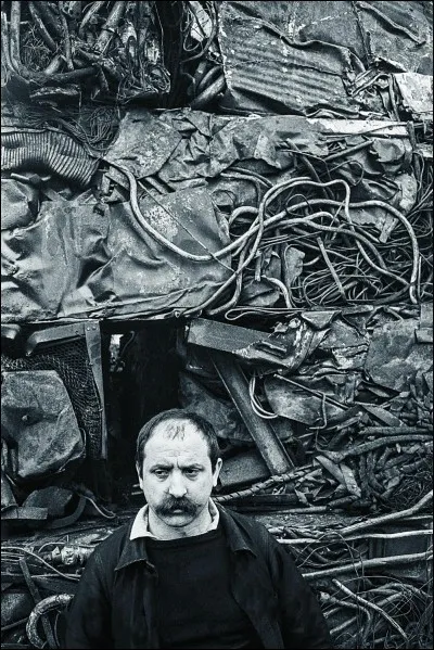 "Poltron", homme lâche, provient d'une partie du corps humain. Laquelle ?