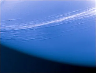 On peut apercevoir ceci sur Neptune. Qu'est-ce que c'est ?
