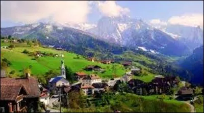 Commune d'Auvergne-Rhône-Alpes, dans l'arrondissement d'Annecy, Serraval se situe dans le département ...