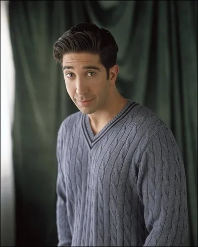 Je suis l'animal très facétieux qui va (méchamment) surprendre Ross sur le balcon de Monica pour... jouer avec lui...