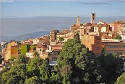 Quelle ville française est réputée pour son industrie du parfum et possède une école de formation de nez ?