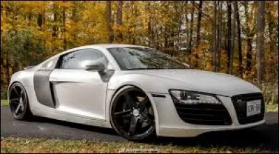 Combien y a-t-il de cercles sur le logo de Audi ?