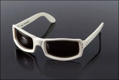 Quel chanteur a envoyé 'Lettre à France' depuis son exil américain ?