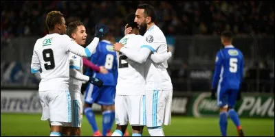 Lors du huitième de finale entre le Football Bourg-en-Bresse Péronnas 01 et l'Olympique de Marseille, les Phocéens ont gagné 9 à 0, le plus gros score de cette édition de la Coupe de France. Quels joueurs ont marqué un triplé ?