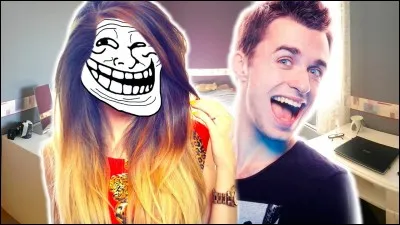 Sa petite copine actuelle est...