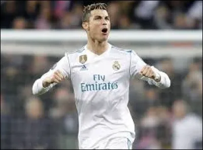 De quel pied joue de préférence Cristiano Ronaldo ?