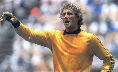 Chamoion d'Allemagne avec le Bayern Muniche en 1985, 1986 et 1987 ...