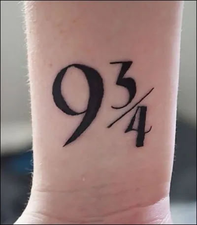 Quelle saga est représentée par ce tatouage ?