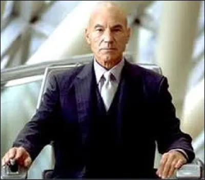 Qui est l'ex-ami et désormais ennemi de Charles Xavier ?
