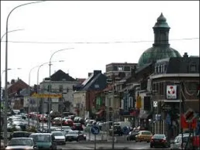 Dans quel pays se situe la ville de Waterloo ?