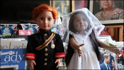 Et voici deux poupées toutes récentes liées à l'actualité du mois de mai 2018, qu'il est facile de reconnaître tant la presse internationale ne cesse d'évoquer leur parcours. Qui sont ces poupées ?