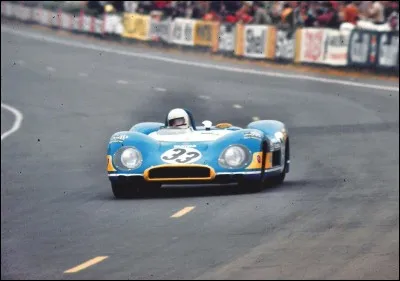 L'année suivante, cette voiture se classe à la 4e place, accomplissant 368 tours. De quelle voiture s'agit-il ?