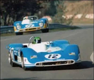 La Matra 670 remporte les deux éditions suivantes. Un pilote fait partie, les trois fois, de l'équipage victorieux. De qui s'agit-il ?