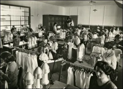 Quelle ville française est considérée comme étant la capitale du textile, et plus particulièrement de la bonneterie (usine de chaussette et de lingerie) ?