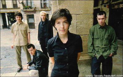 Comment se nomme la chanteuse du groupe Texas ?