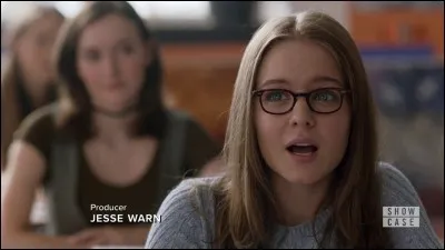 Que voient Alex et Kara chez leur mère ?