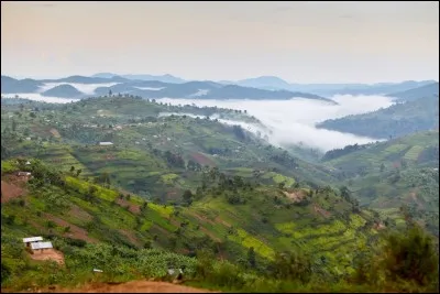 L'Ouganda est un pays situé :