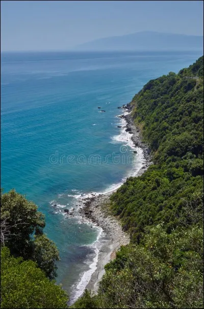 En 1822, quelle &icirc;le de la mer Eg&eacute;e a connu un massacre, perp&eacute;tr&eacute; par les Turcs, qui a fait environ 25 000 morts ?