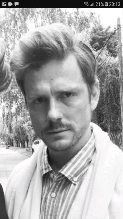 Dans la saison 3, Juliana est remplac&eacute;e par un autre professeur. Quel est son nom ?