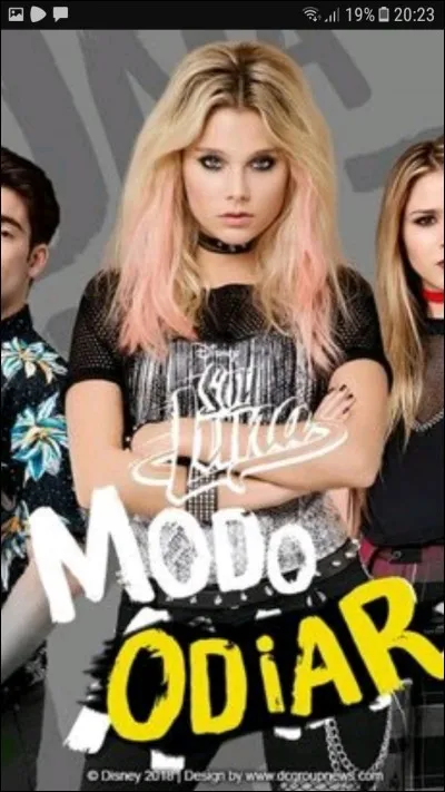 Dans la saison 3, qui rejoint les Red Sharks ?