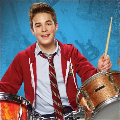 Comment se prénomme le batteur du groupe ?