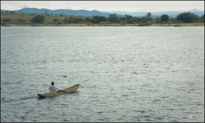 Le lac Tanganyika, deuxième lac le plus profond du monde (plus de 1400 mètres) se trouve dans :
