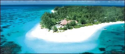 L'archipel des Seychelles, dans l'océan Indien, se trouve dans :