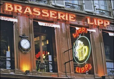 Qui est le premier Marocain licencié en mathématiques ?