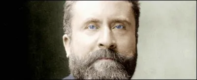 En 1912, qui a dit au début du protectorat français au Maroc : 
"Nous sommes au Maroc sans titres et sans droits. Nous y représentons le crime et la barbarie. Nous y avons créé l'insécurité par les ruses et les brutalités de la conquête. Nous avons blessé l'idéalisme marocain. Nous sommes tombés dans les ornières de la violence. Nous avons méconnu le devoir de sauvegarder la liberté marocaine ''sans obus, sans incendies, sans baïonnettes'' .