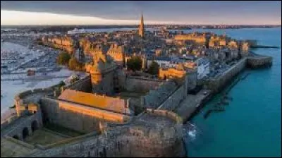 Je vous emmène à Saint-Malo (Ille-et-Vilaine). Comment appelle-t-on les habitants de la Cité Corsaire ?