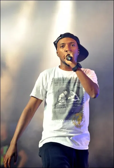 Quel est le titre de la chanson que Soprano a interprétée en duo avec Kenza Farah ?