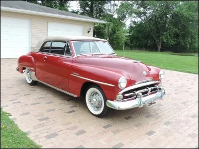 Passons de Pontiac à une marque automobile du groupe Chrysler. Cette voiture n'a été produite que deux ans seulement. Quel est son nom ?