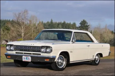 Changeons de groupe automobile et passons dans le groupe d'AMC. Nous nous retrouvons face à une voiture qui a été vendue sous l'alliance AMC-Renault. Quel est son nom ?