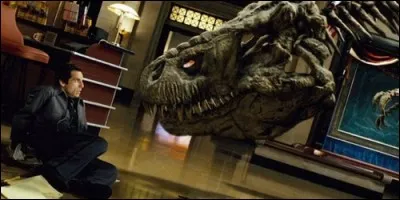 Dans quel film Larry voit un tyrannosaure prendre vie la nuit grâce à une tablette magique ?