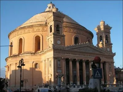 Dans quelle ville de Malte trouve-t-on ce dme (le 5e plus grand dme chrtien au monde) ?