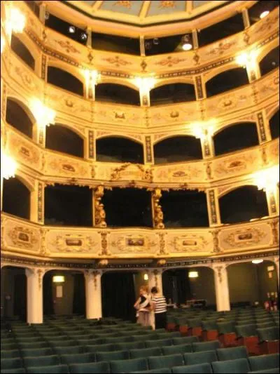 Quel est le nom du vieux thtre de la Valette ?