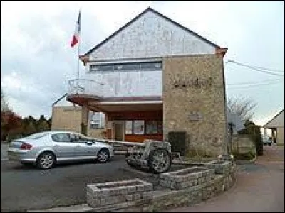 Nous partons en Normandie à la découverte du Dézert. Commune de l'agglomération de Saint-Lô, dans le parc naturel régional des Marais du Cotentin et du Bessin, elle se situe dans le département ...