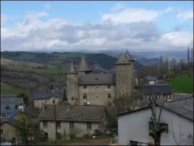 Je vous emmène à la découverte du château du XIIIè siècle de Saint-Saturnin. Petit village de 64 habitants, dans l'ancienne région Languedoc-Roussillon, il se situe dans le département ...