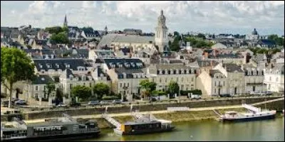 Nous nous rendons &agrave; Angers (Maine-et-Loire), ville o&ugrave; les habitants portent le gentil&eacute; ...