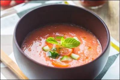 Comment s'appelle cette soupe froide typiquement andalouse ?