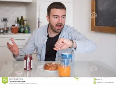 Trouve la bonne orthographe du verbe déjeuner.